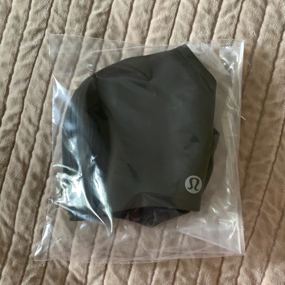 Lululemon Double Strap Face Mask